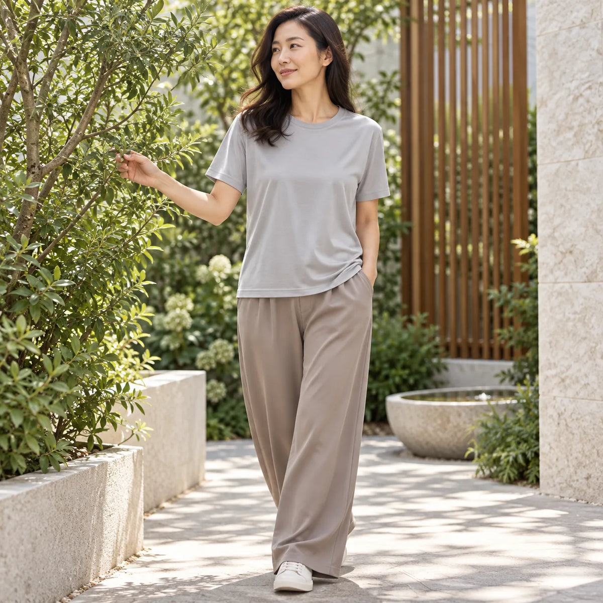 Grey sensory-friendly adults bamboo t-shirt with flat seams